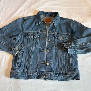 Levi’s Women’s Size S Denim/Trucker/Boyfriend Jacket Medium Light Wash Coat